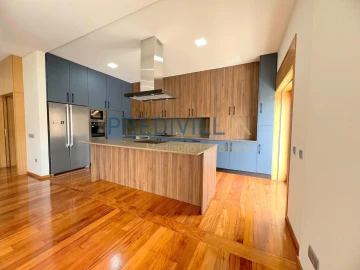Apartamento T4 para Venda em Póvoa de Varzim, Beiriz e Argivai