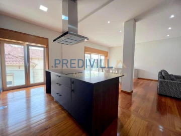 Apartamento T4 para Venda em Póvoa de Varzim, Beiriz e Argivai