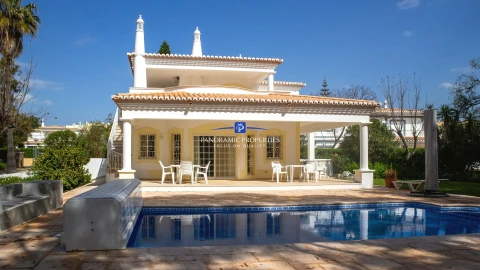 Moradia T4 para Venda em Alvor