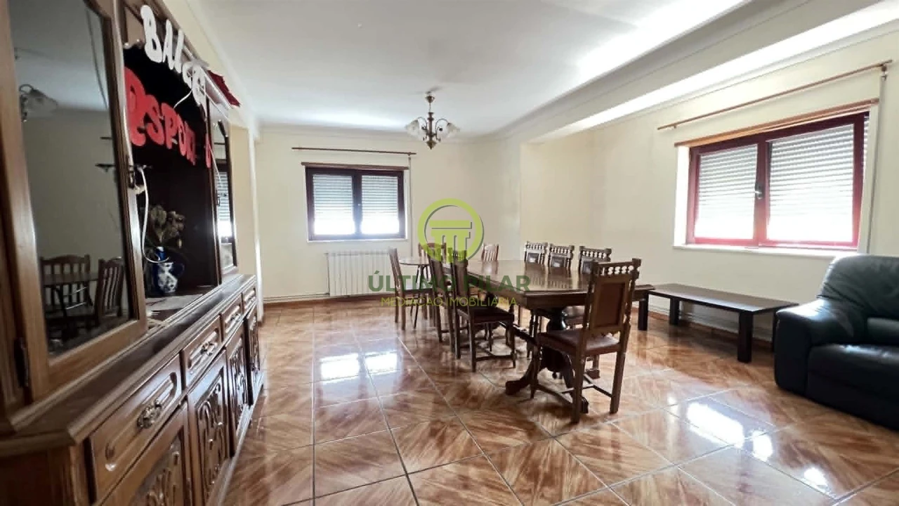 Apartamento T3 para Venda em Sé, Santa Maria e Meixedo Foto 4