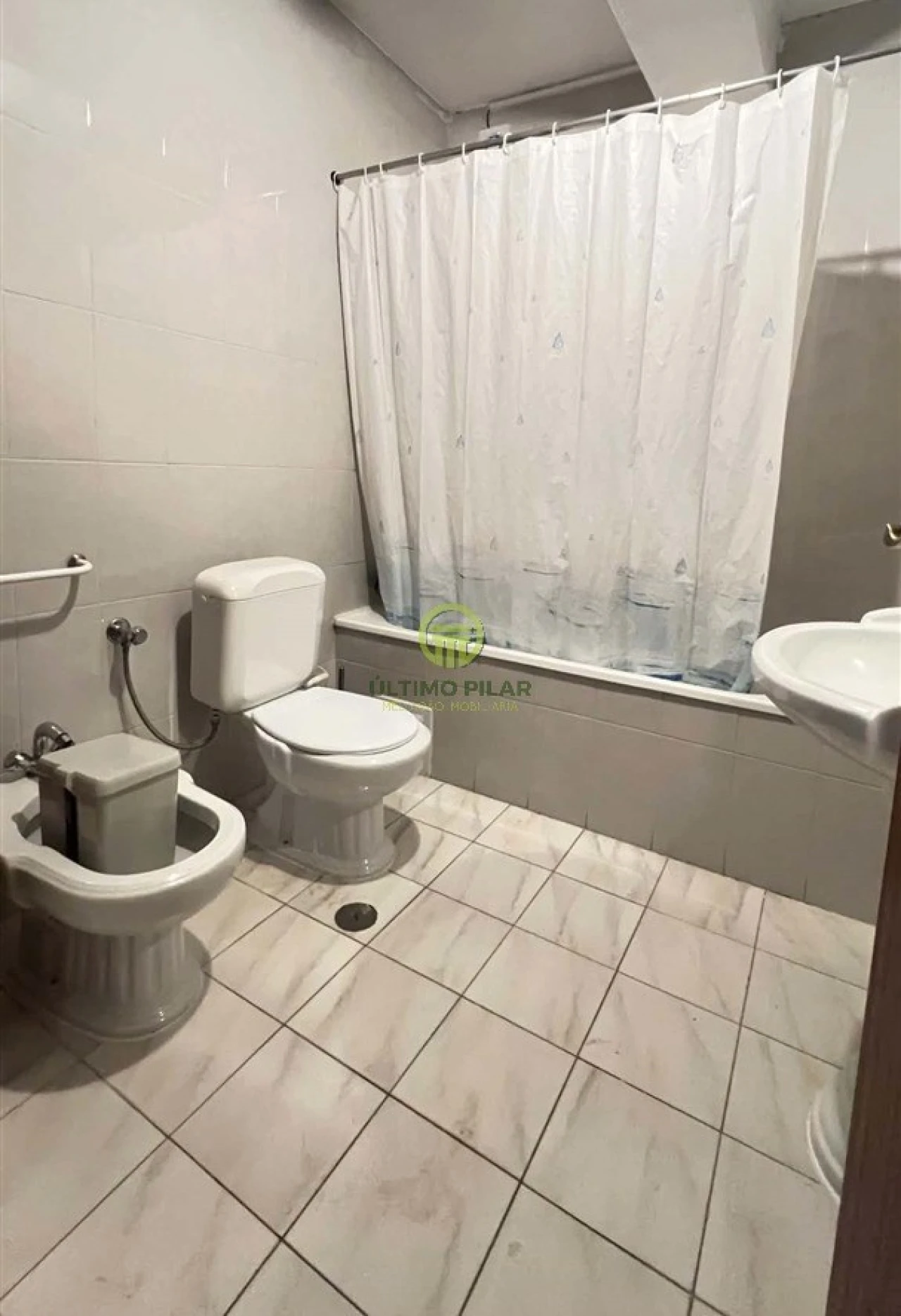 Apartamento T3 para Venda em Sé, Santa Maria e Meixedo Foto 9