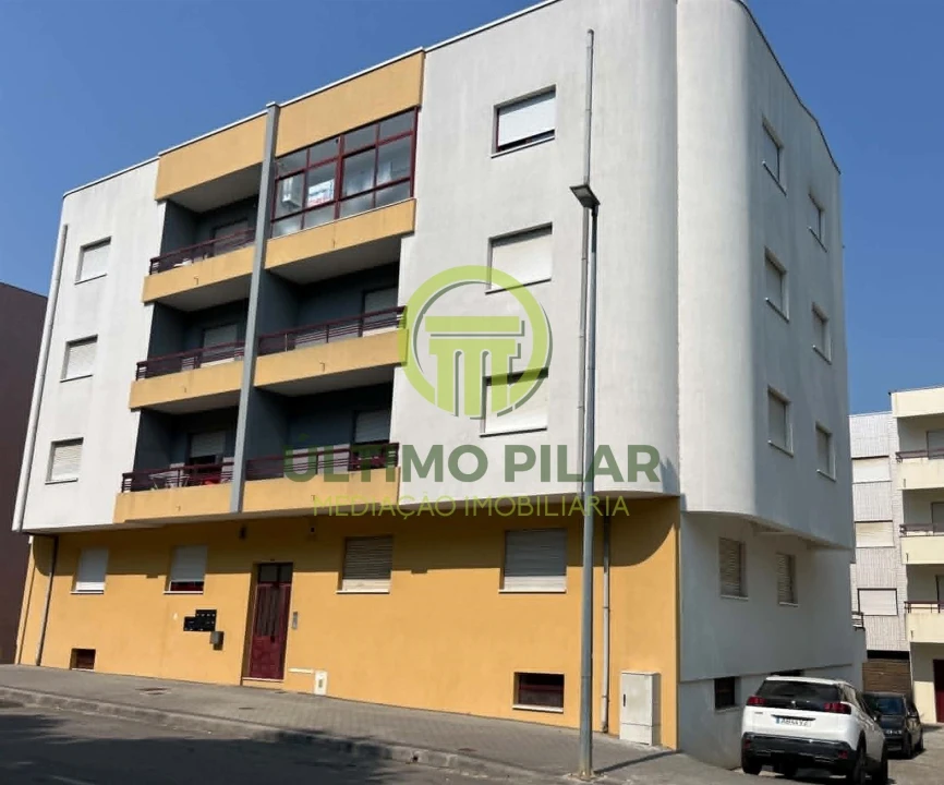 Apartamento T3 para Venda em Sé, Santa Maria e Meixedo Foto 1