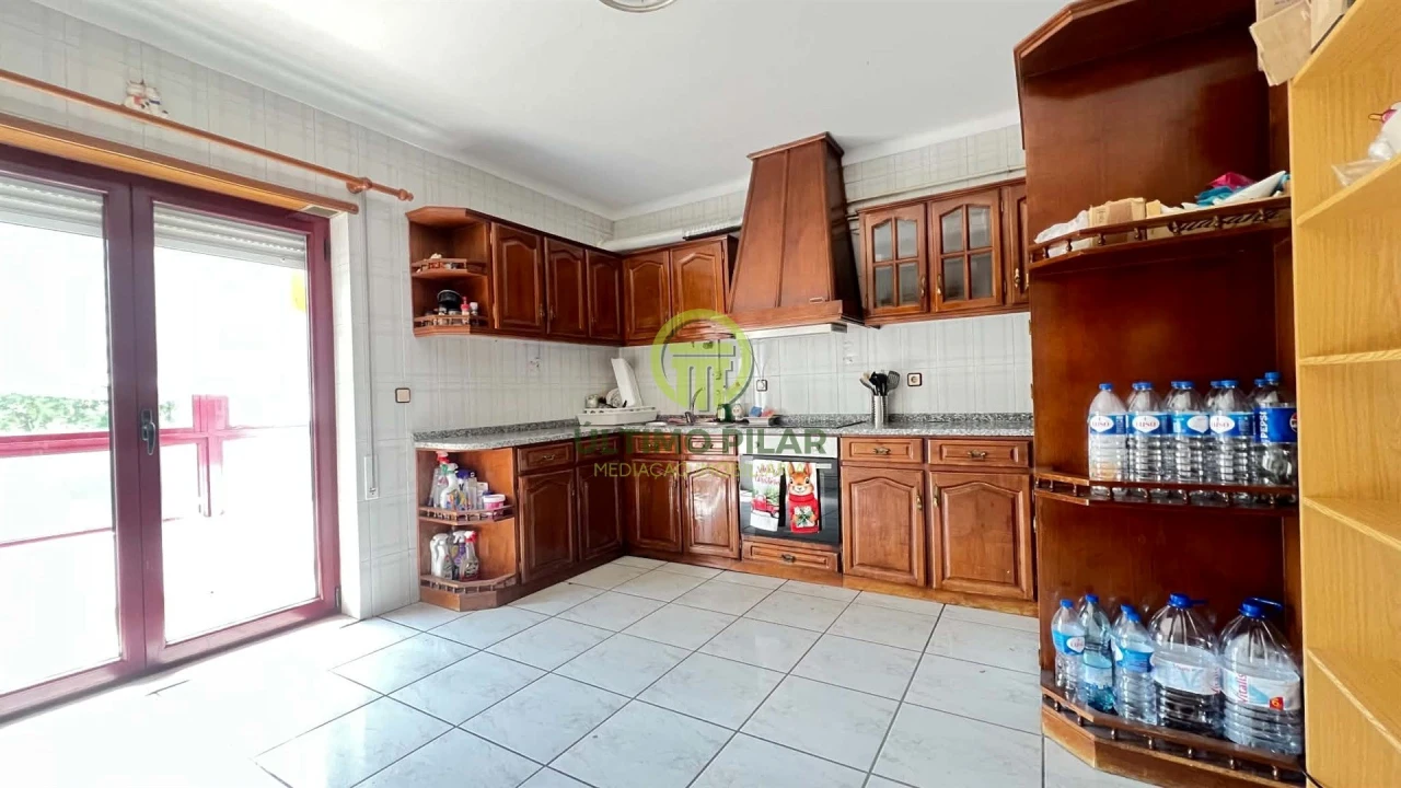 Apartamento T3 para Venda em Sé, Santa Maria e Meixedo Foto 2
