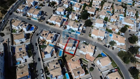 Moradia T3 para Venda em Albufeira e Olhos de Água