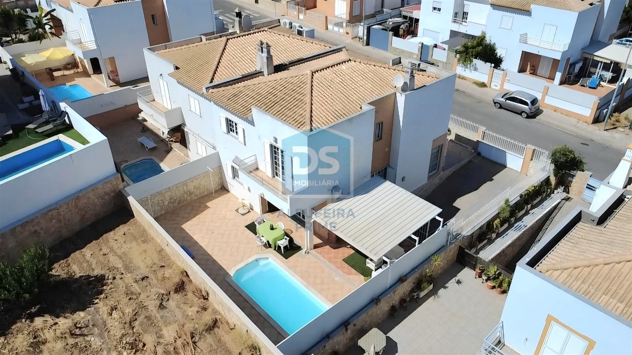 Moradia T3 para Venda em Albufeira e Olhos de Água Foto 2
