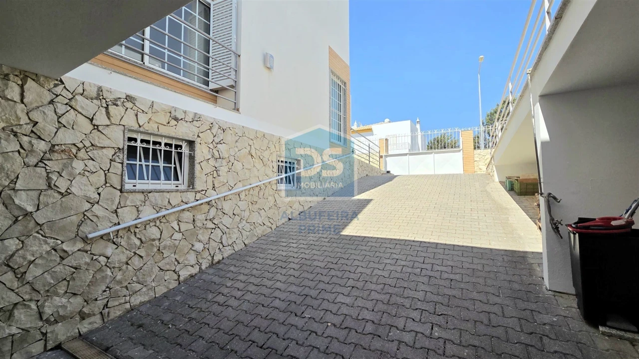 Moradia T3 para Venda em Albufeira e Olhos de Água Foto 17