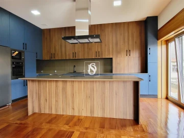 Apartamento T4 para Venda em Póvoa de Varzim, Beiriz e Argivai