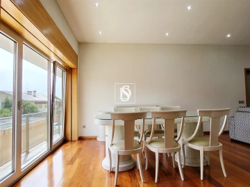 Apartamento T4 para Venda em Póvoa de Varzim, Beiriz e Argivai