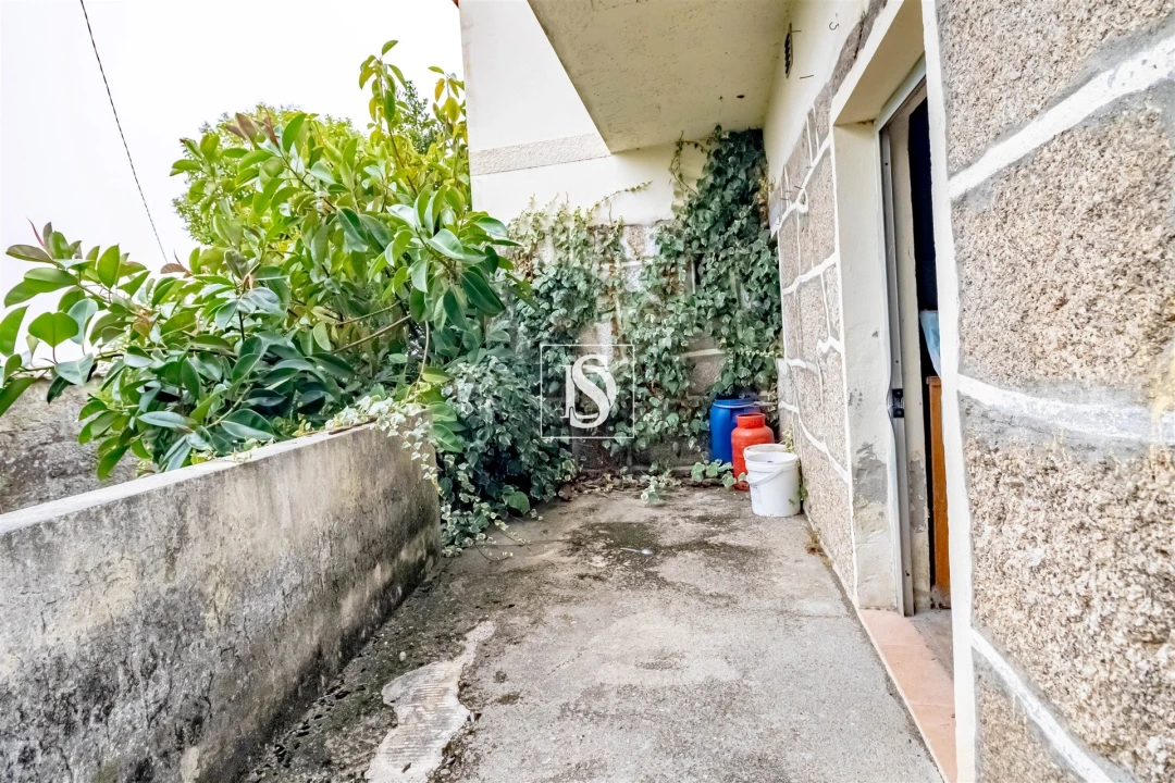 Quinta T3 para Venda em Vila Caiz Foto 38