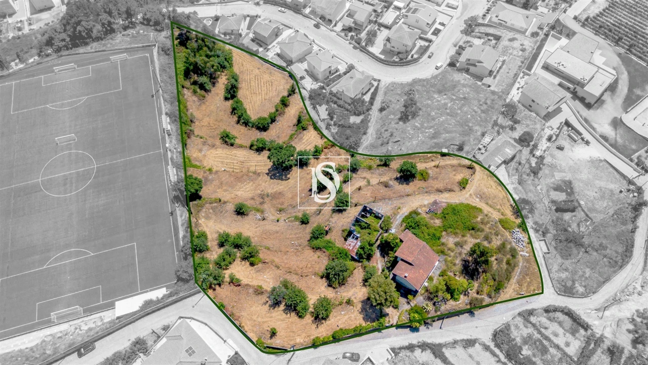 Quinta T3 para Venda em Vila Caiz Foto 1