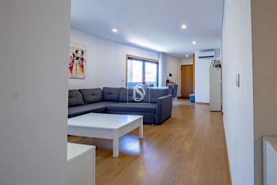 Apartamento T3 para Venda em Amarante (São Gonçalo), Madalena, Cepelos e Gatão