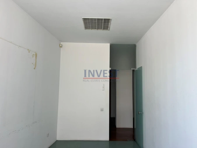 Loja para Arrendamento em Ramalde Foto 17
