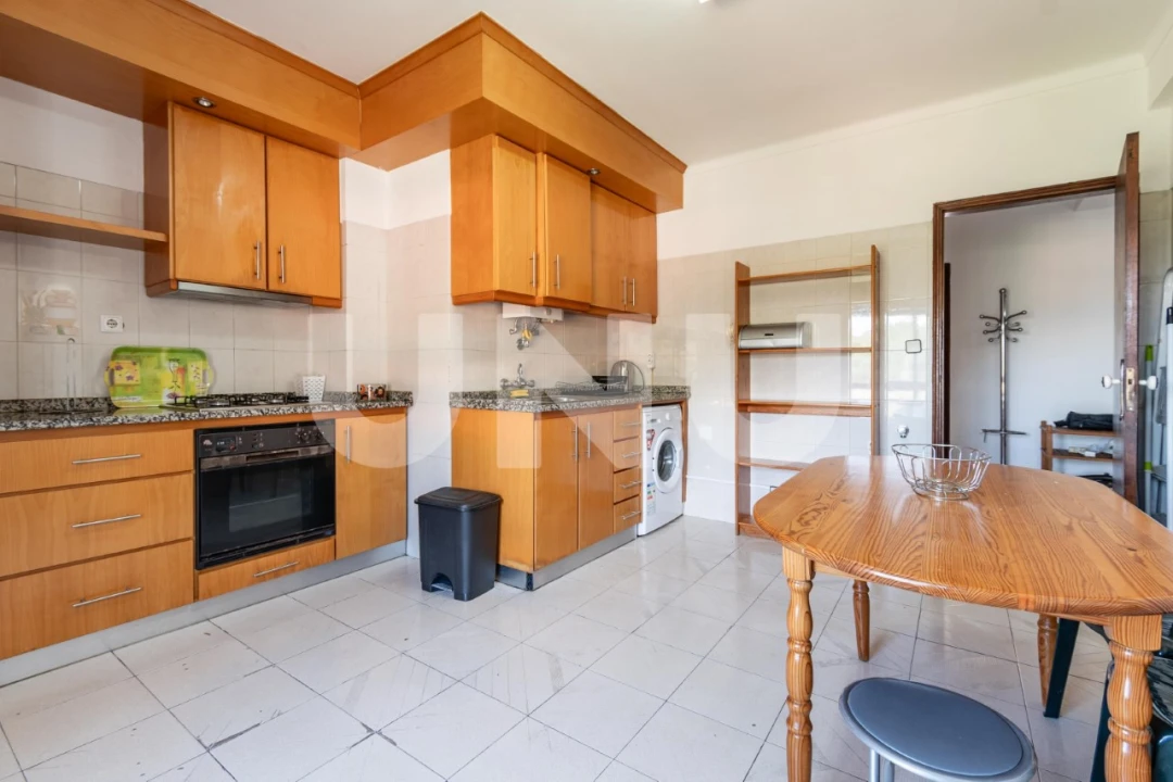 Apartamento T2 para Venda em Covilhã e Canhoso Foto 13