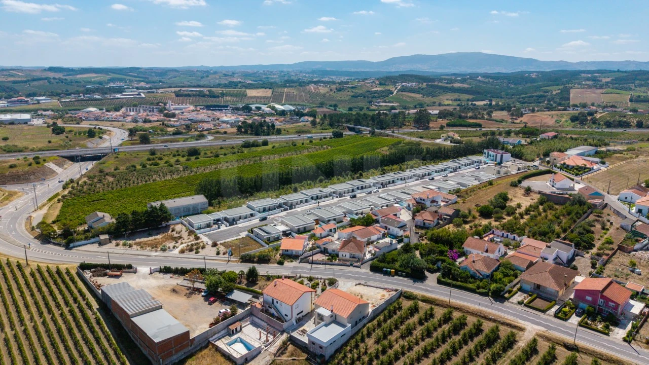 Moradia T3 para Venda em Bombarral e Vale Covo Foto 34
