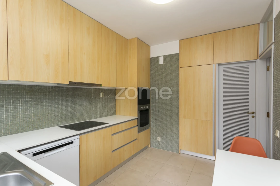 Apartamento T3 para Arrendamento em São Vitor (Braga) Foto 38