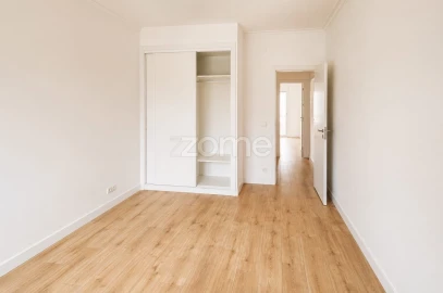 Apartamento T2 para Arrendamento em Odivelas