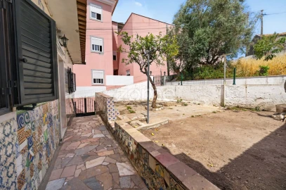 Apartamento T2 para Venda em Ramada e Caneças
