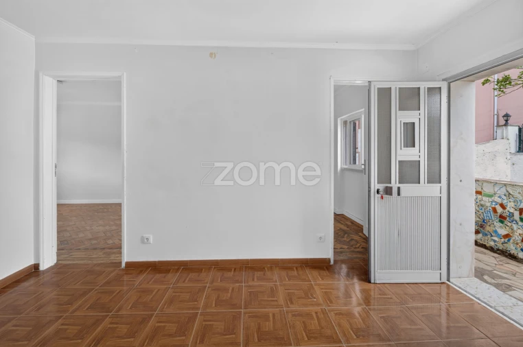 Apartamento T2 para Venda em Ramada e Caneças Foto 2