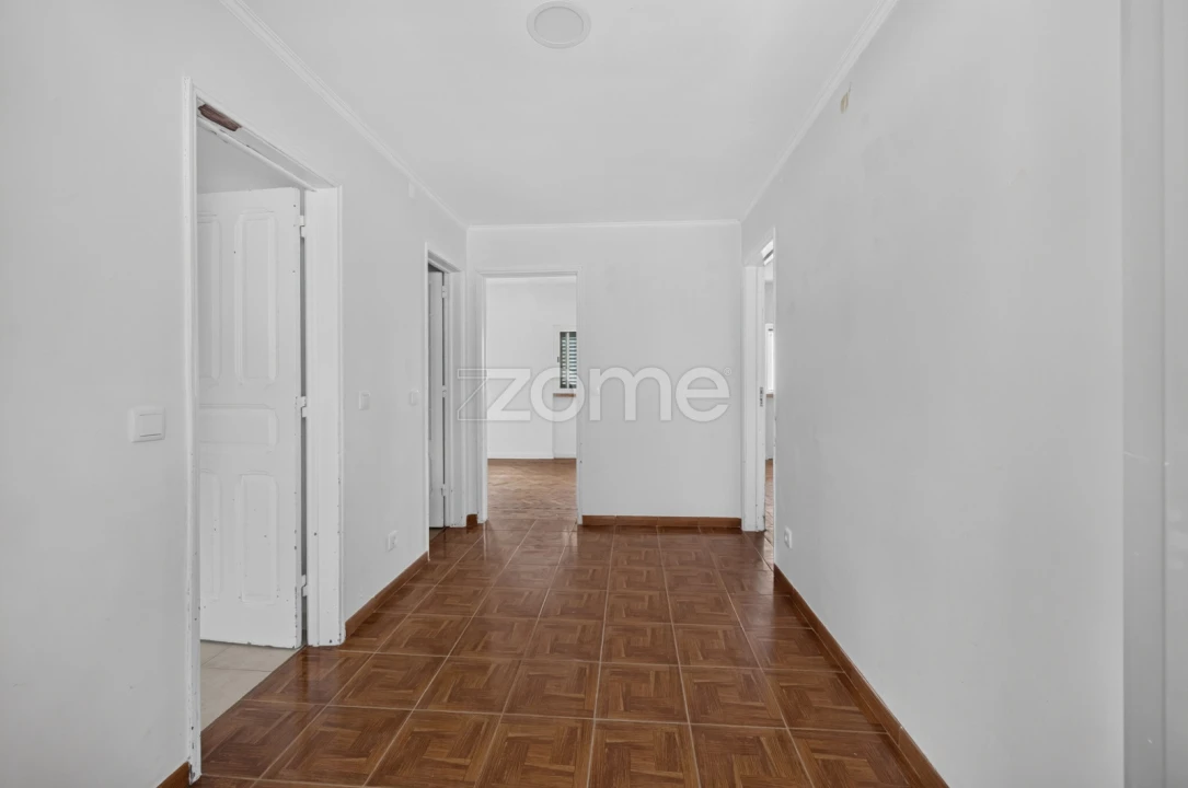 Apartamento T2 para Venda em Ramada e Caneças Foto 3