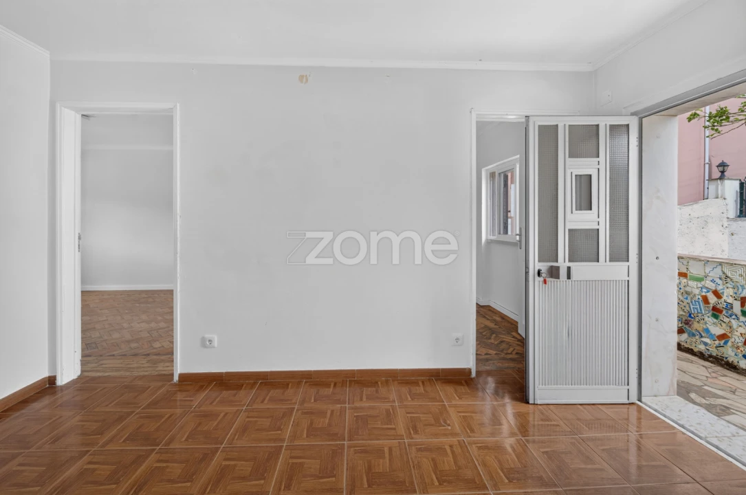 Apartamento T2 para Venda em Ramada e Caneças Foto 2