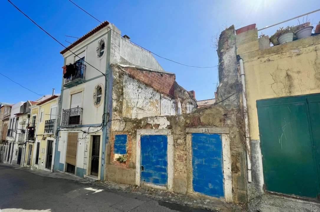 Prédio para Venda em Setubal (São Sebastião) Foto 1