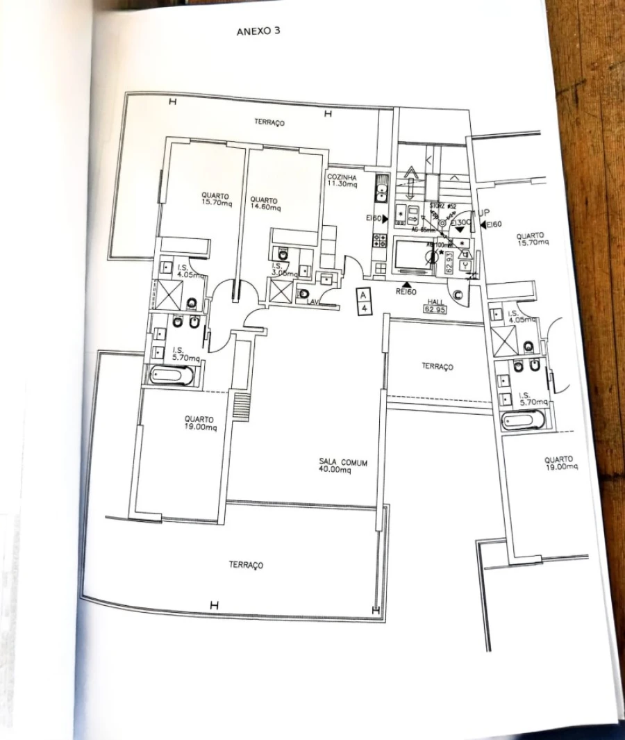 Apartamento T3 para Venda em Cascais e Estoril Planta 1