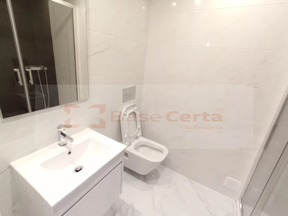 Apartamento T3 para Venda em Corroios Foto 11