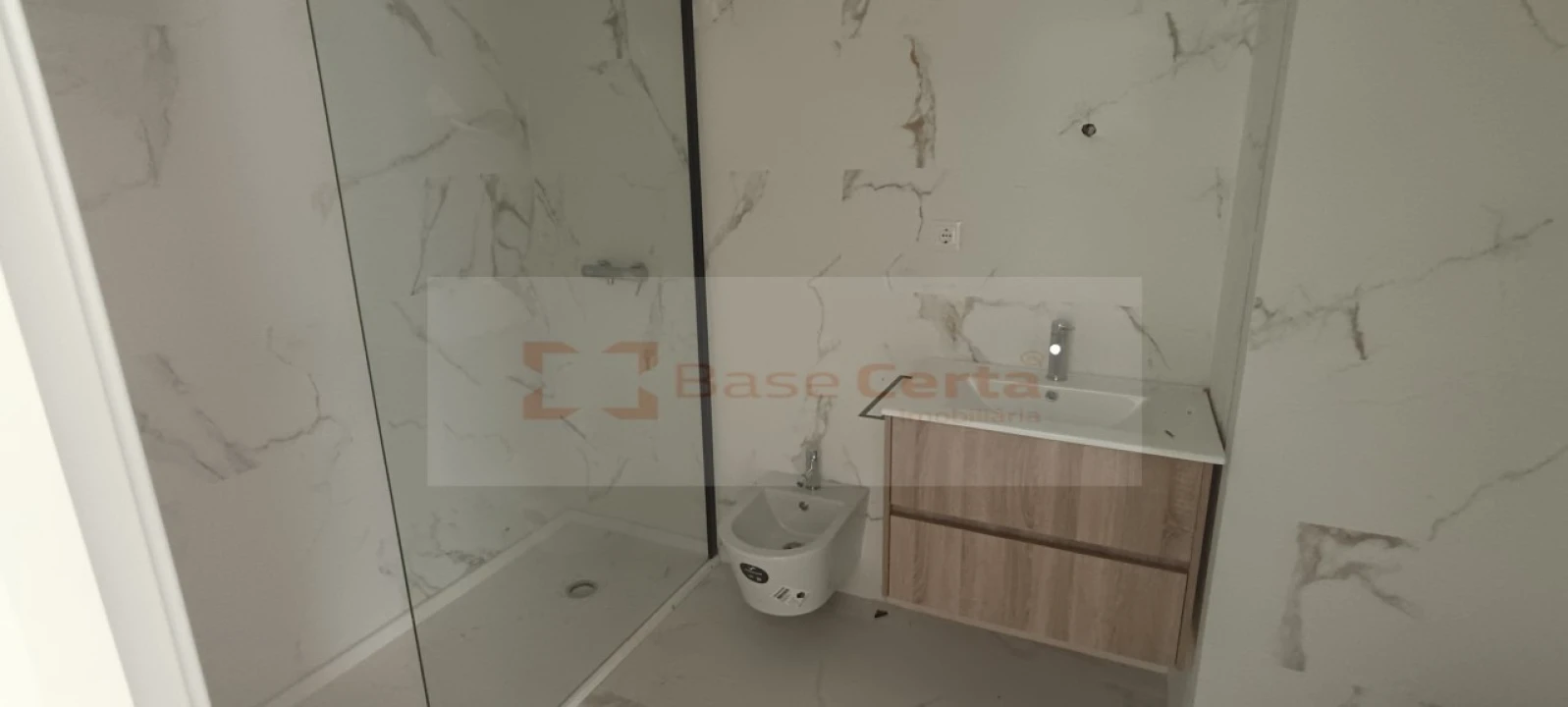 Apartamento T3 para Venda em Corroios Foto 9