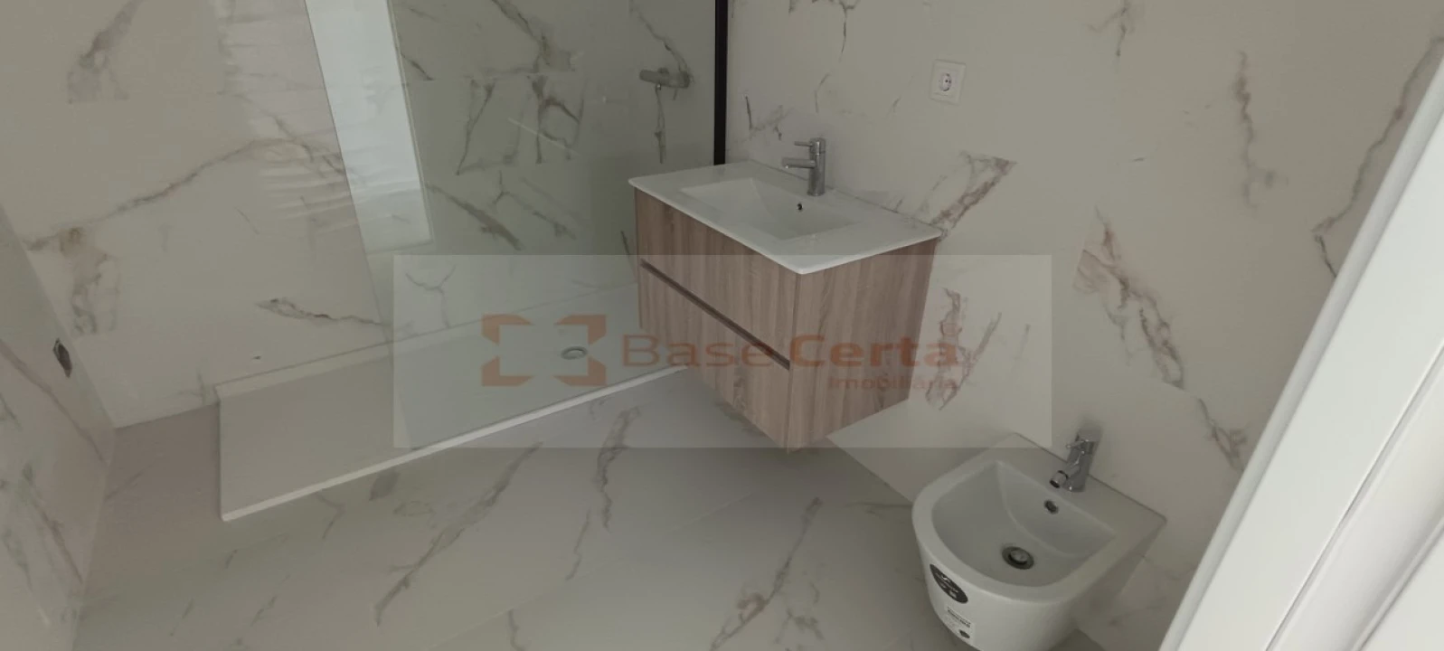 Apartamento T3 para Venda em Corroios Foto 28