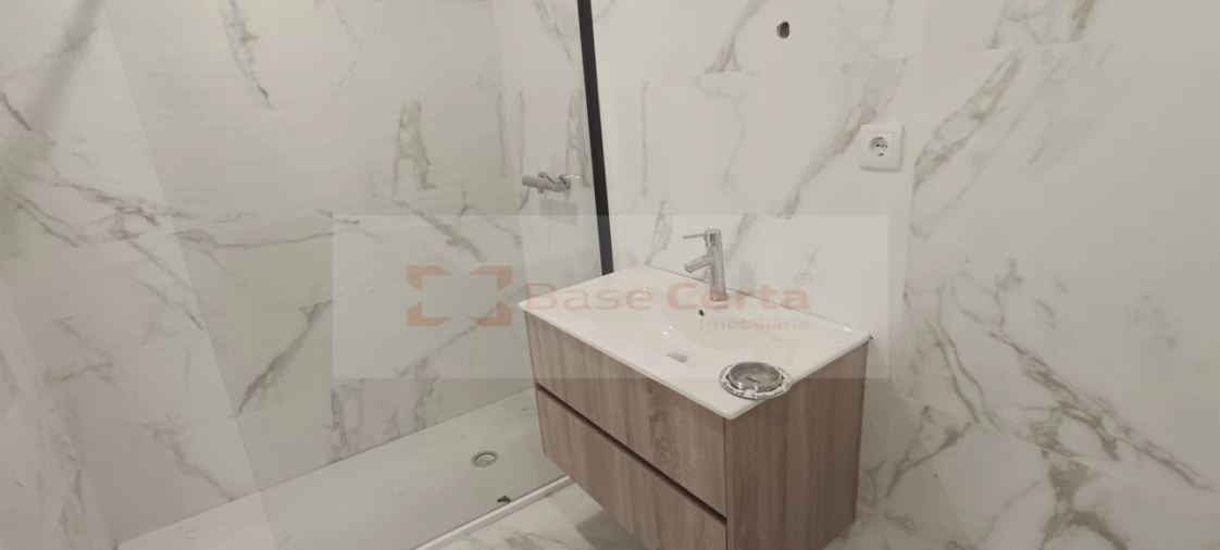 Apartamento T3 para Venda em Corroios Foto 17
