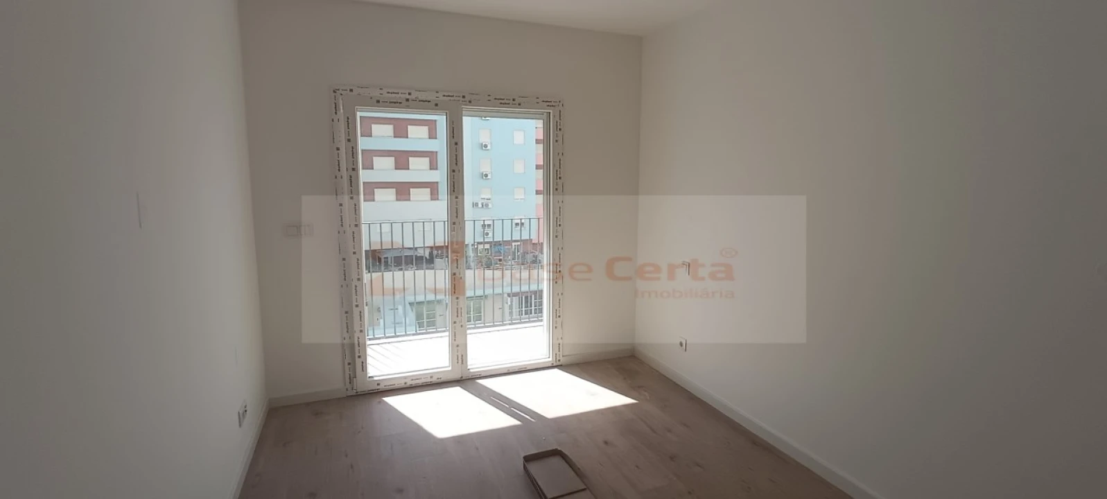 Apartamento T3 para Venda em Corroios Foto 24