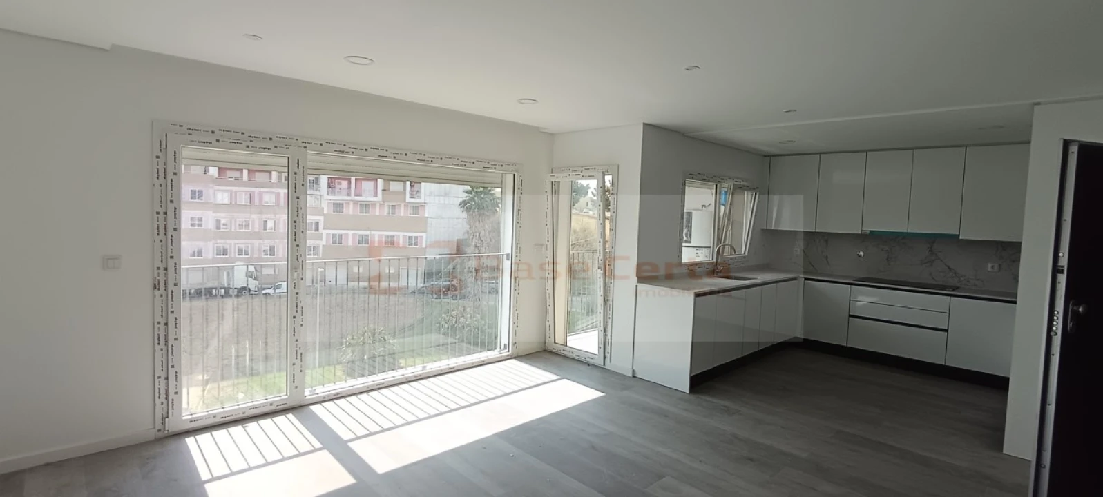 Apartamento T3 para Venda em Corroios Foto 2