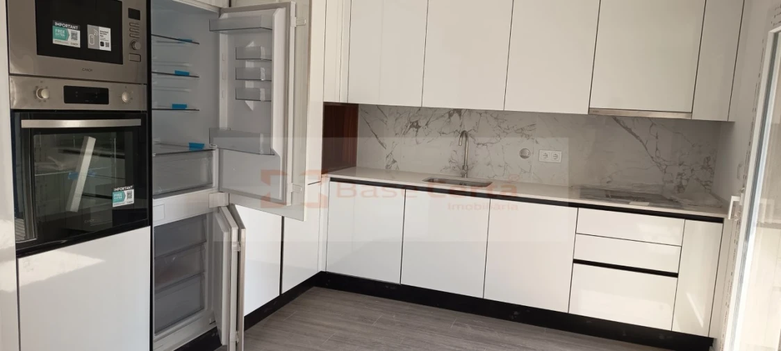 Apartamento T3 para Venda em Corroios Foto 10