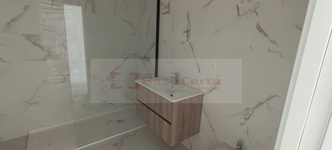 Apartamento T3 para Venda em Corroios Foto 23
