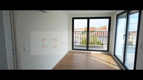 Moradia T5 para Venda em Santa Iria de Azoia, São João da Talha e Bobadela
