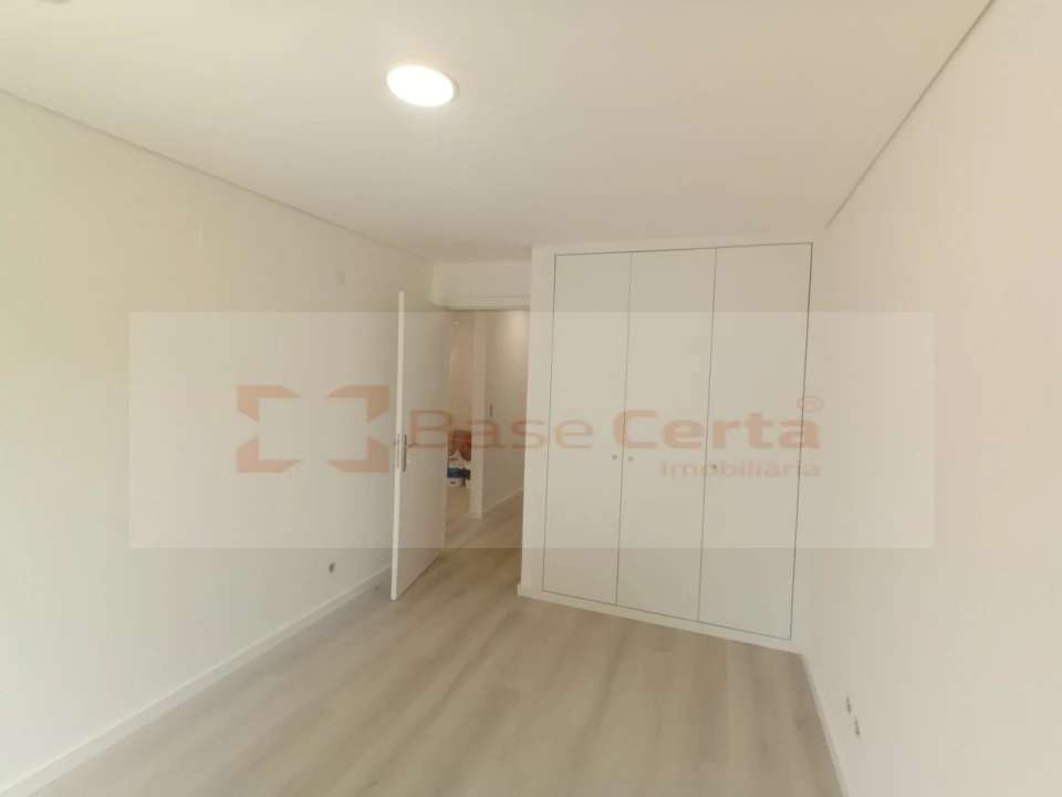 Apartamento T3 para Venda em Vialonga Foto 22