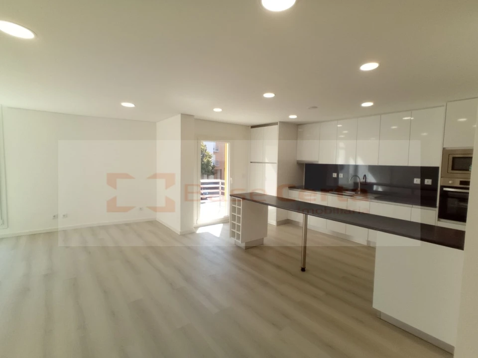 Apartamento T3 para Venda em Vialonga Foto 28