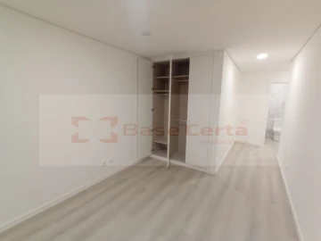 Apartamento T3 para Venda em Vialonga