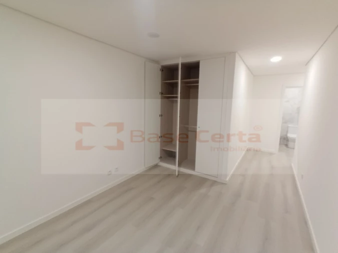 Apartamento T3 para Venda em Vialonga Foto 23
