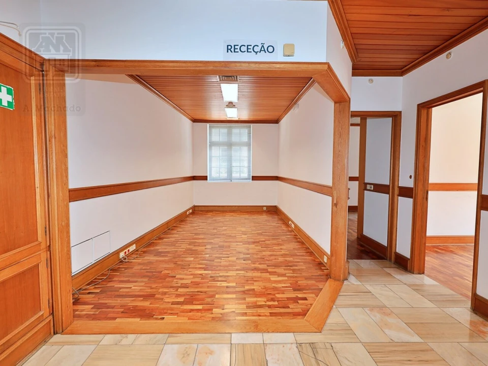 Loja para Arrendamento em Ponta Delgada (São Sebastião) Foto 24