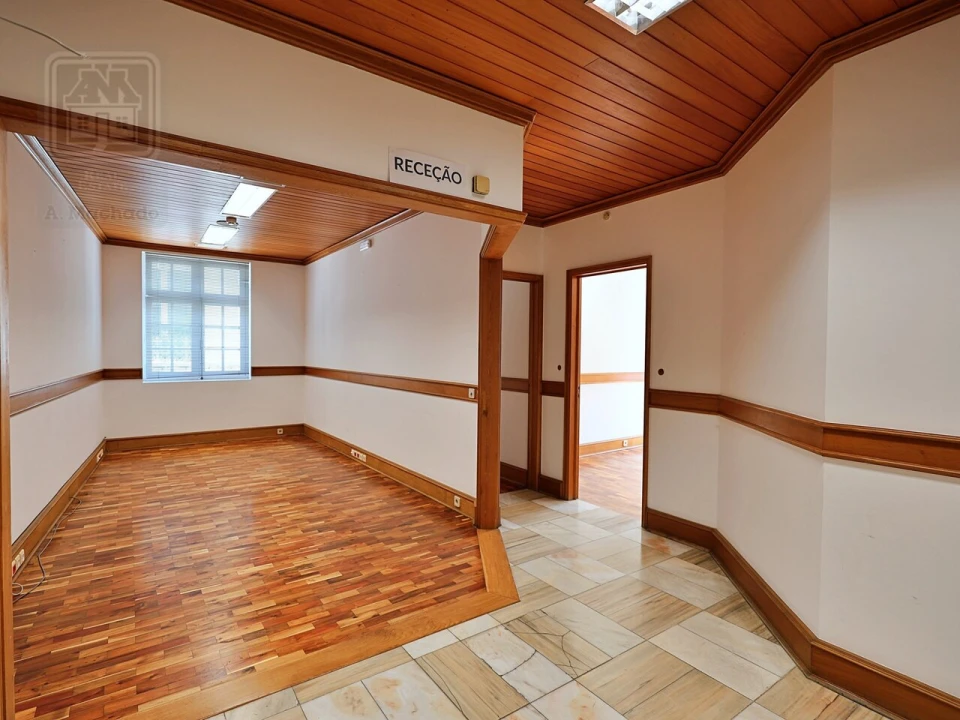 Loja para Arrendamento em Ponta Delgada (São Sebastião) Foto 26