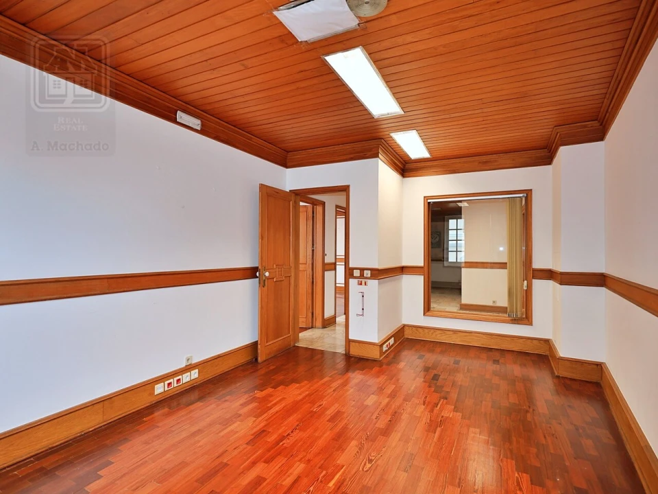 Loja para Arrendamento em Ponta Delgada (São Sebastião) Foto 49