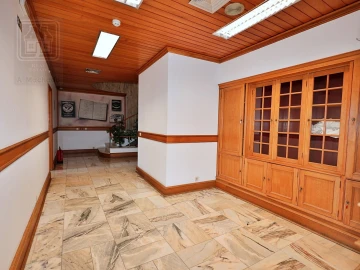 Loja para Arrendamento em Ponta Delgada (São Sebastião)