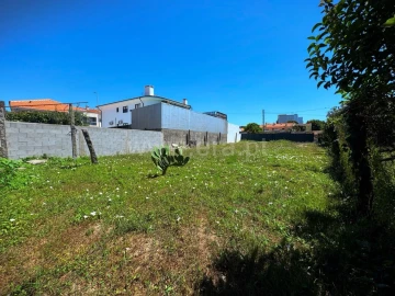 Terreno para Venda em Canelas