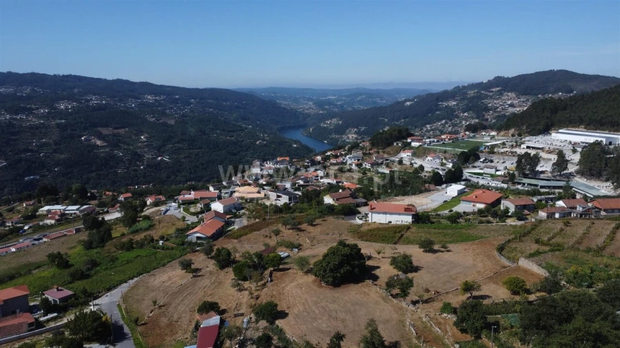 Terreno para Venda em Sande e São Lourenço Foto 6
