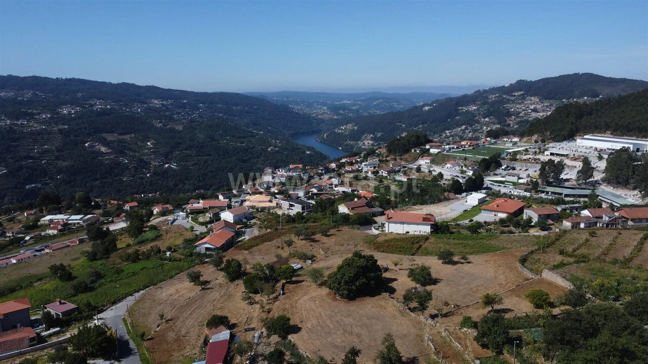 Terreno para Venda em Sande e São Lourenço Foto 6