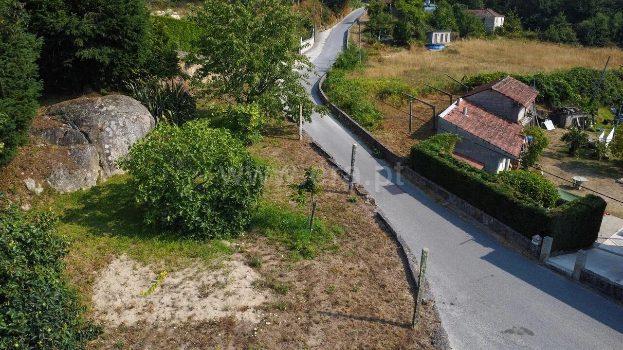 Terreno para Venda em Sande e São Lourenço Foto 2