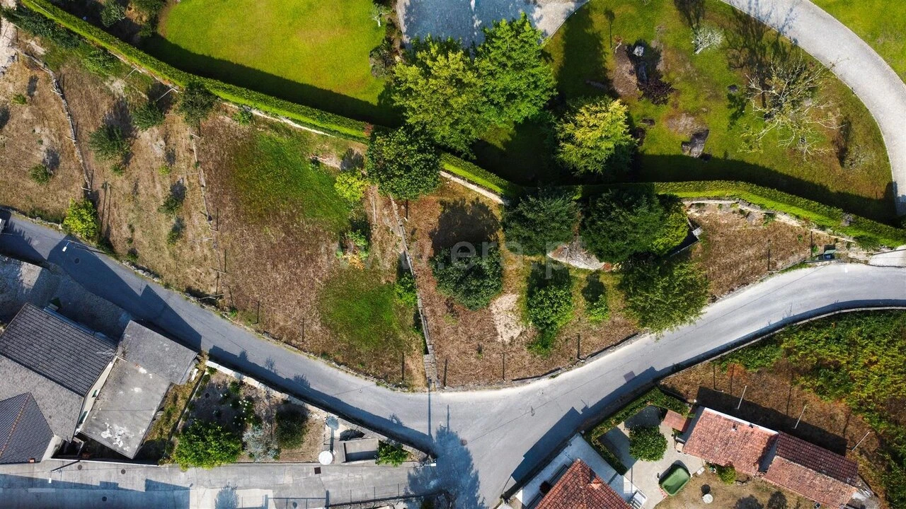 Terreno para Venda em Sande e São Lourenço Foto 1