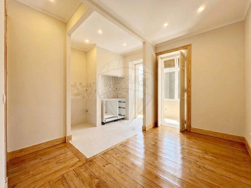 Apartamento T2 para Venda em Campo de Ourique Foto 2