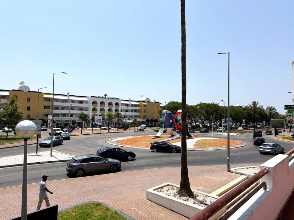 Loja para Venda em Albufeira e Olhos de Água Foto 12